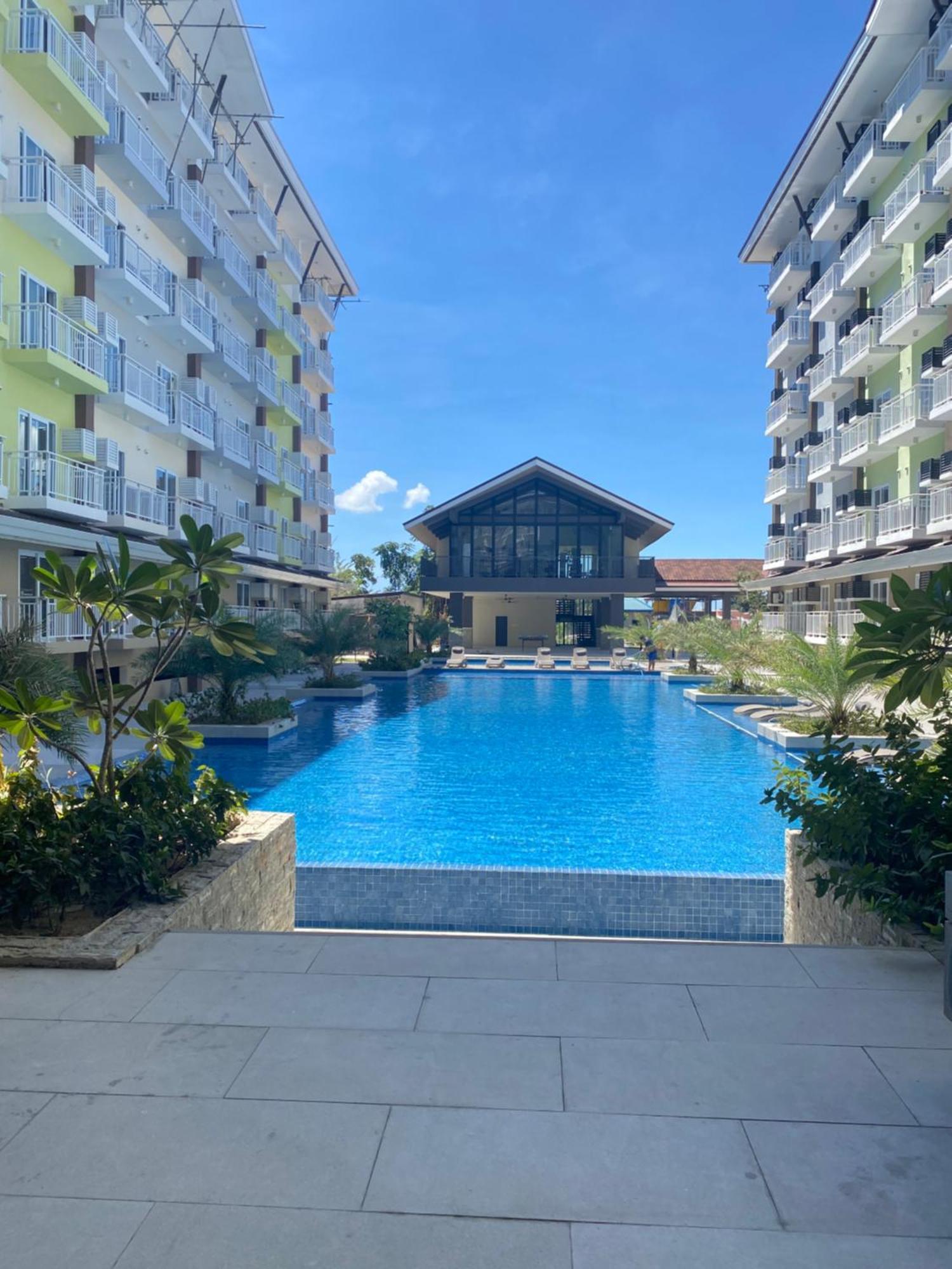 Travelers Delight Amani Grand Resort Residences 3-5Mins From Airport Мактан Экстерьер фото